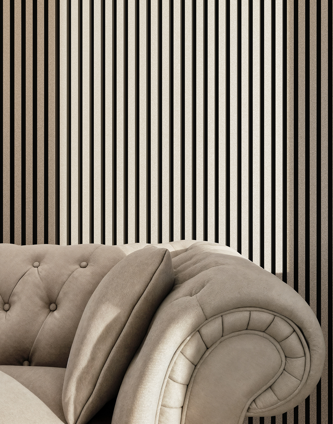 Akustikpaneel Classic - Silber Glitzer Filz: Schwarz - 240x60 cm Silber Glitter Akustikpaneel Wand mit cremefarbenem Chesterfield-Sofa elegantes Wohnzimmer Design AKUSTIL